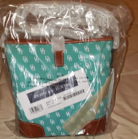 NWT Dooney and Bourke "Gretta" Crossbody Bucket Bag Color Sea Foam - Picture 9 of 12